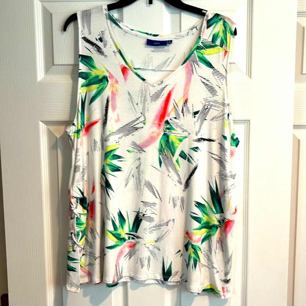 APT. 9 Tropical Print V Neck Sleeveless Tunic in Size XL